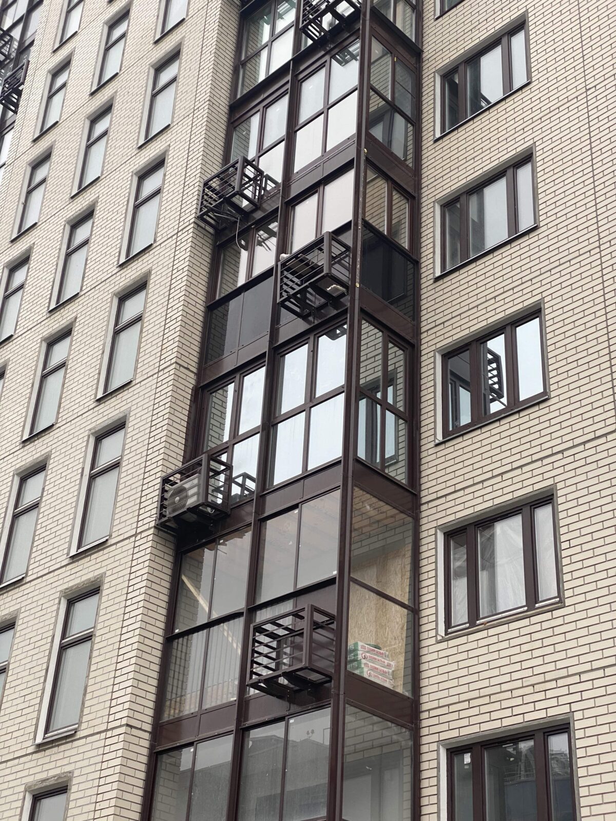 Остекление балкона в ЖК Позитив